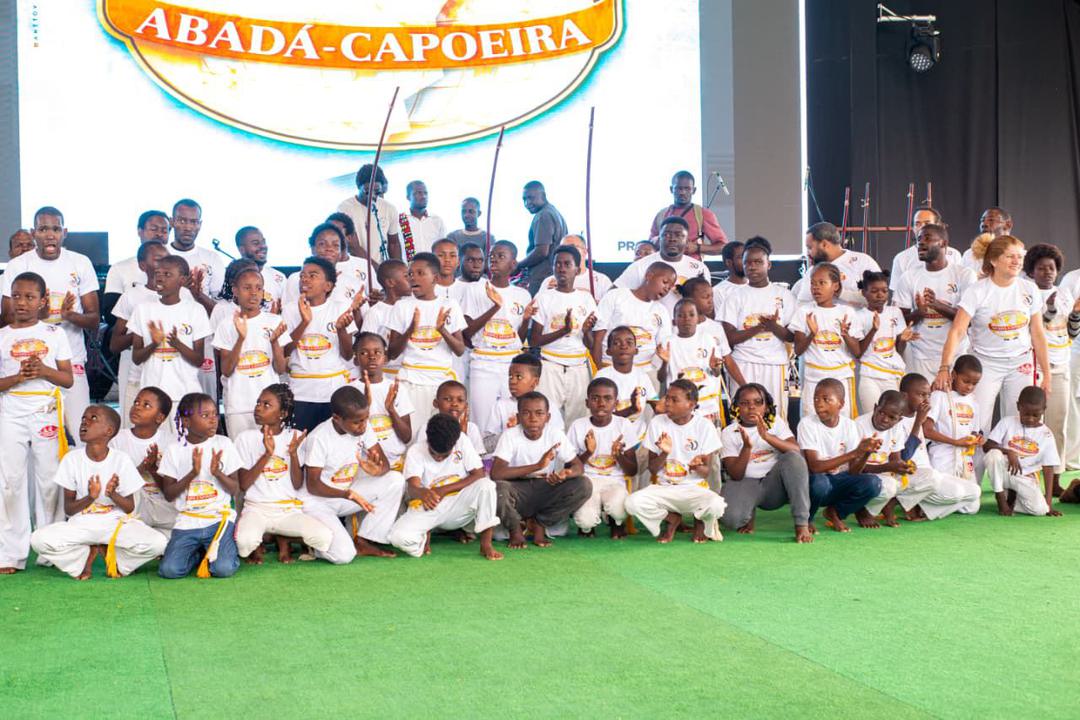 Toda a família ABADÁ-Capoeira-Angola reunida
